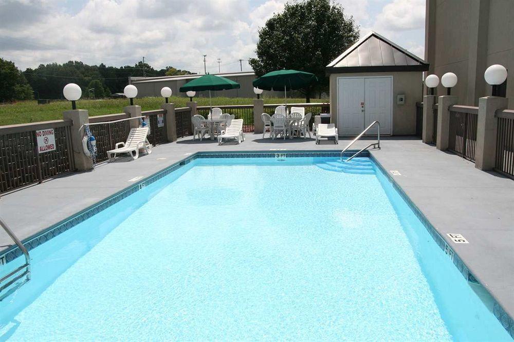 Hampton Inn Tullahoma Екстер'єр фото