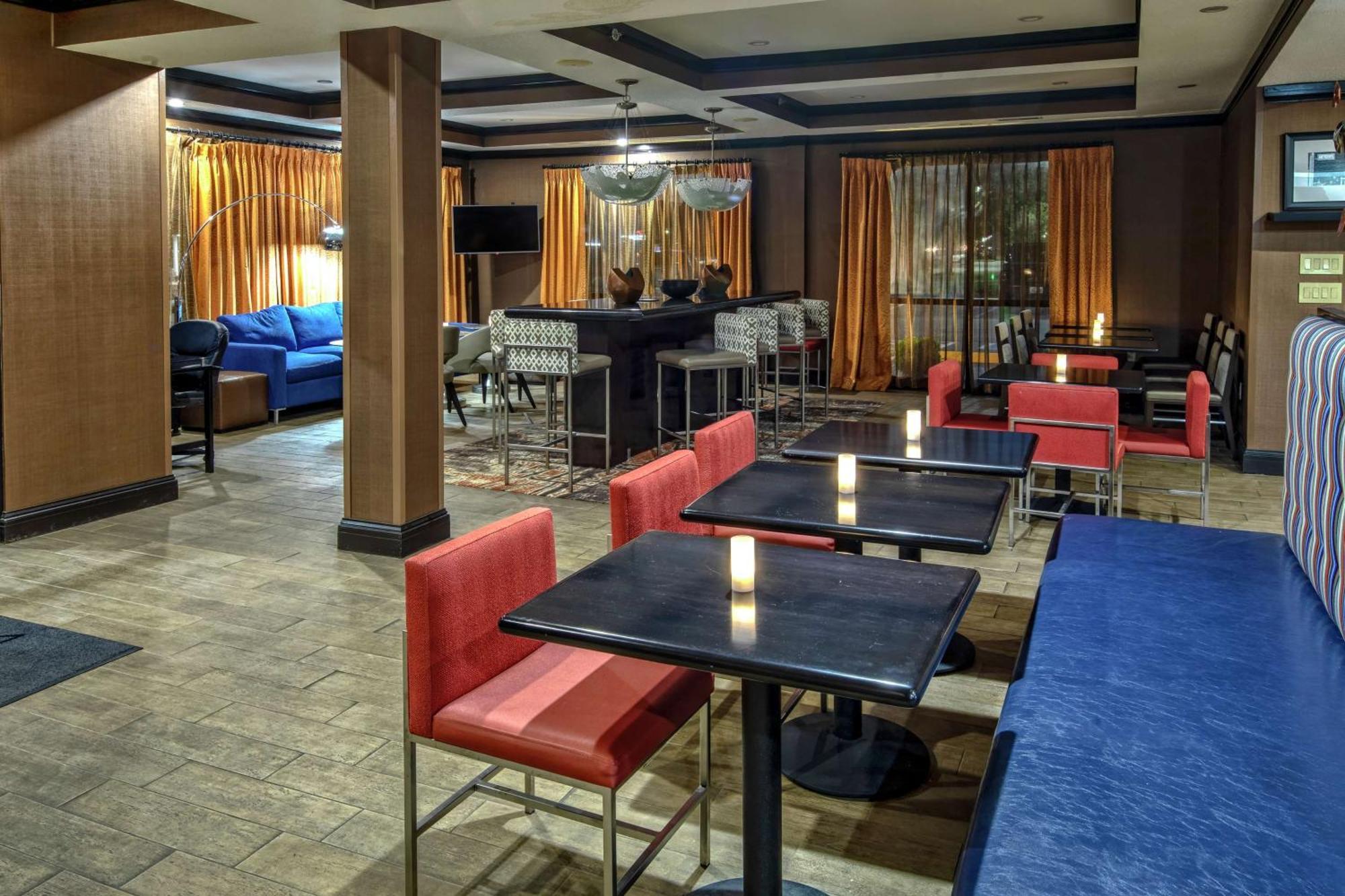 Hampton Inn Tullahoma Екстер'єр фото