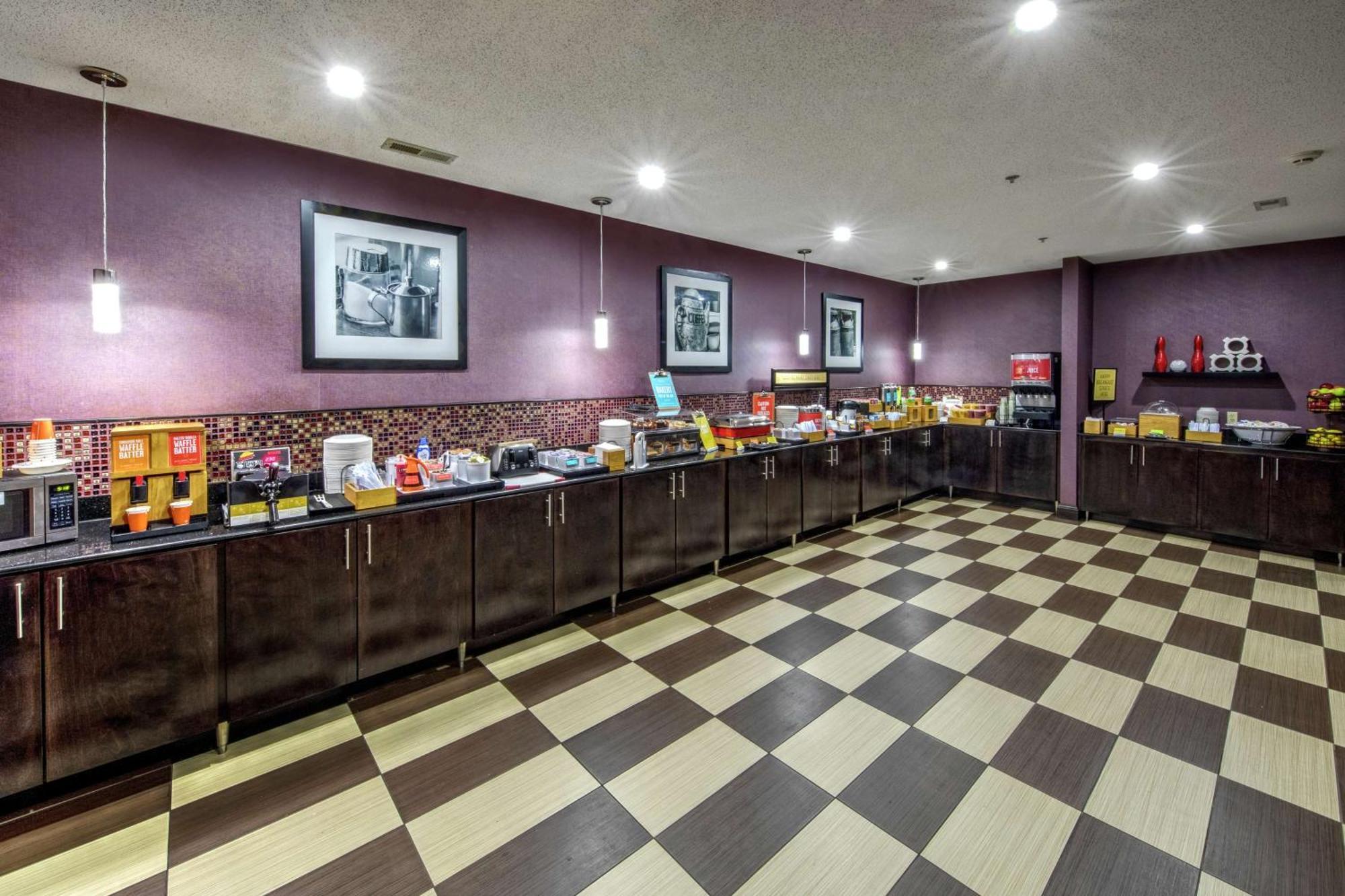 Hampton Inn Tullahoma Екстер'єр фото