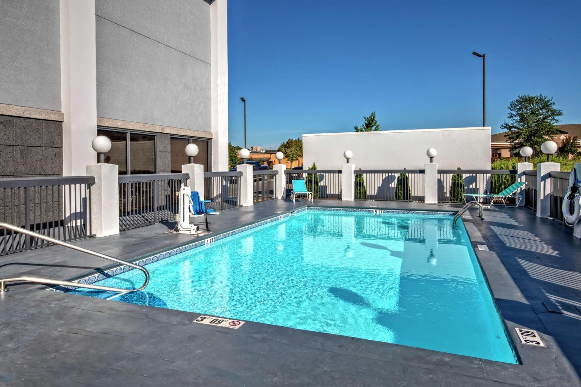 Hampton Inn Tullahoma Екстер'єр фото