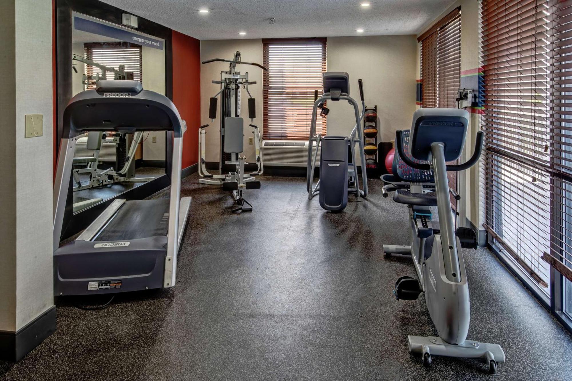 Hampton Inn Tullahoma Екстер'єр фото