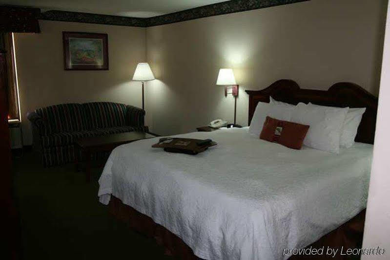 Hampton Inn Tullahoma Екстер'єр фото